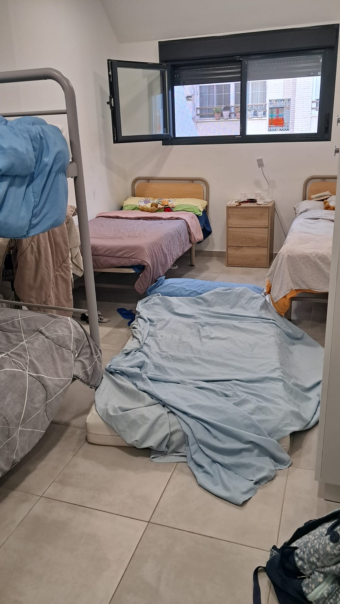 Colchón en el suelo del centro de recepción 'Alacant'