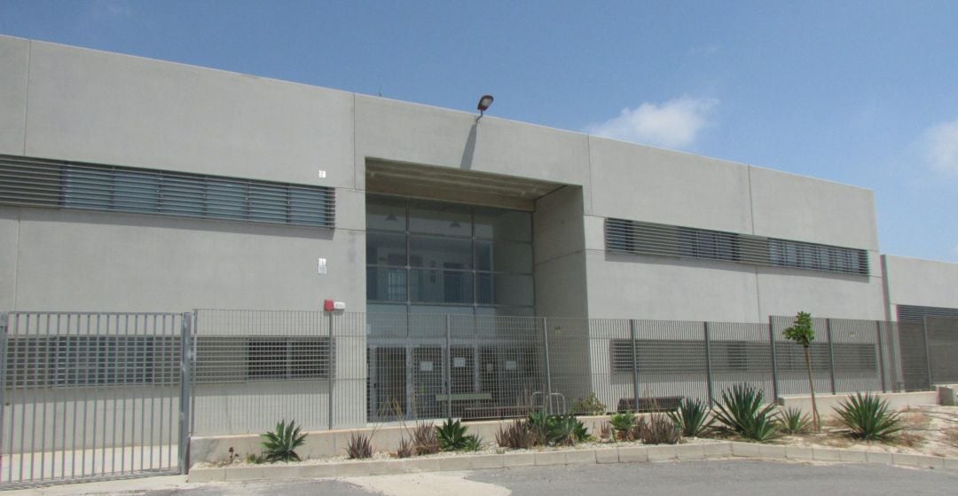 Edificio de Ciclos Formativos que tuvo que ser desalojado por precaución