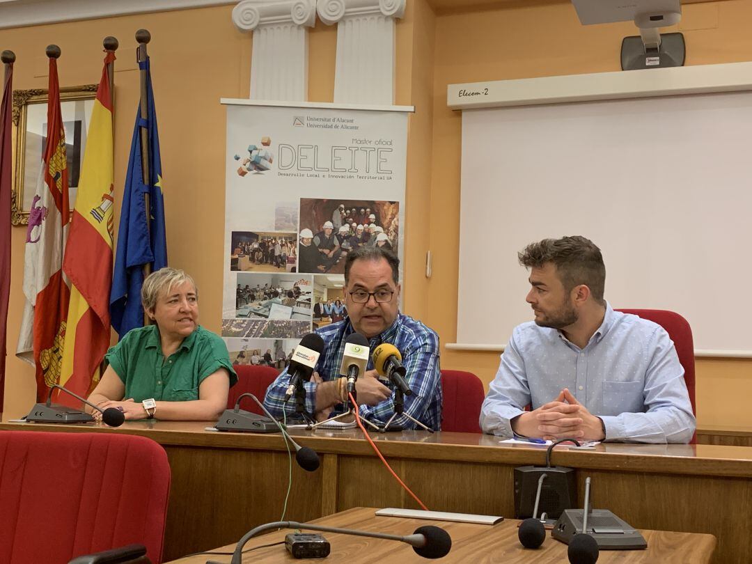 Recepción en el Ayuntamiento de los alumnos participantes en el Máster de Desarrollo Local