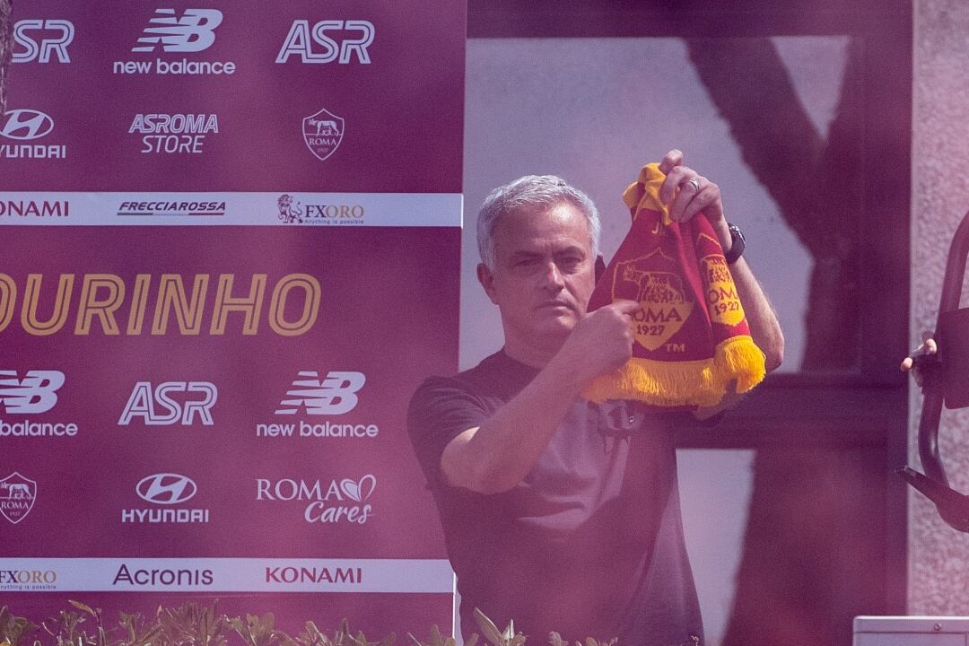 José Mourinho en su presentación como entrenador de la Roma