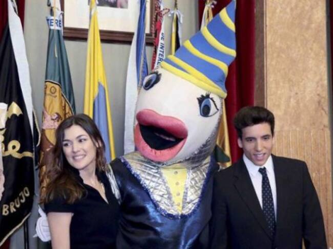 Marta Nieto (actriz) y Xuso Jones (cantante), en el papel de Doña Sardina y Gran Pez, respectivamente. Año 2.014.