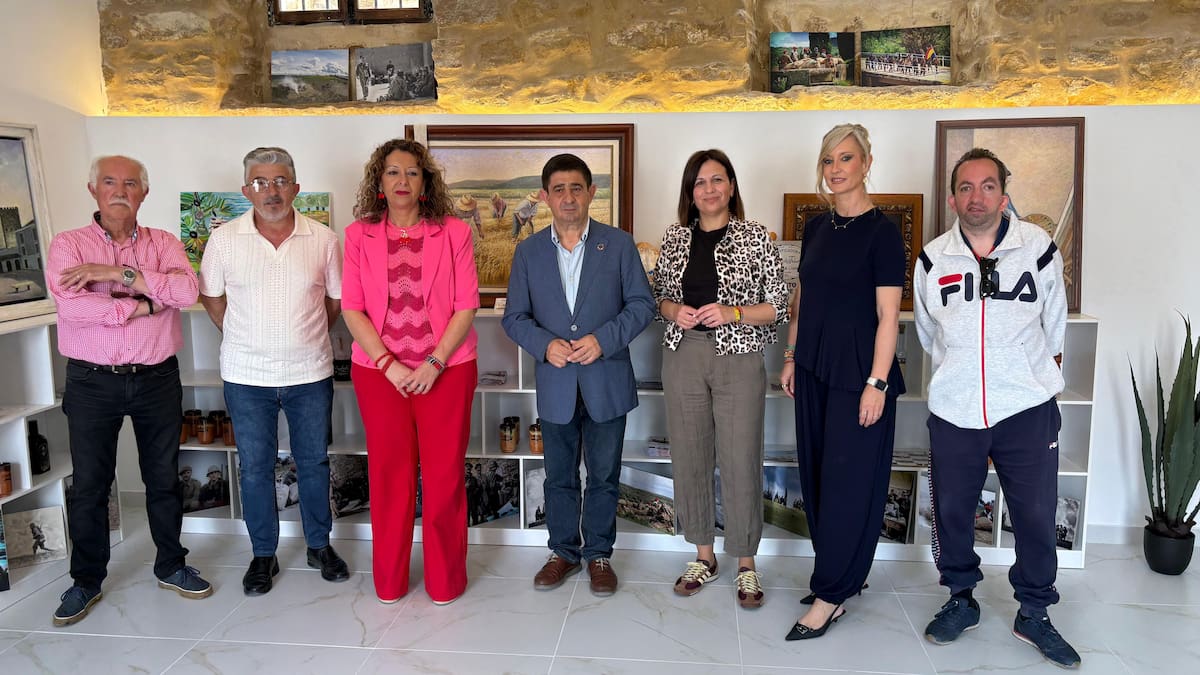 Lopera dispone desde hoy de una renovada oficina de turismo en pleno casco histórico