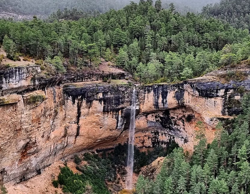 Chorrera del nacimiento del río Escabas en el Rincón del Buitre, en El Hosquillo.