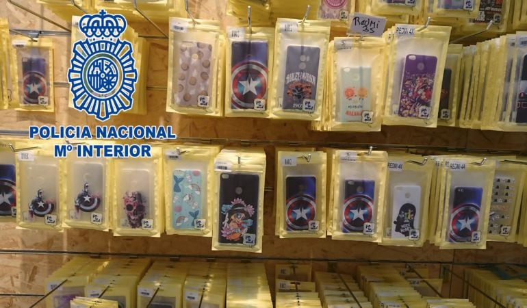 Algunas de las fundas intervenidas