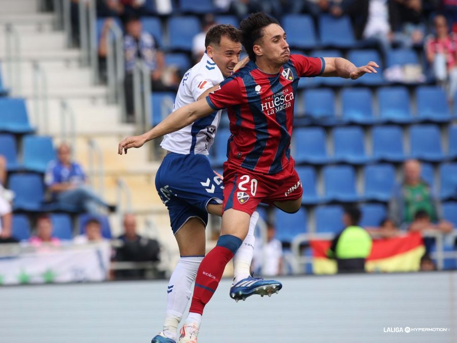 El Huesca fue superado por el Tenerife que venció por 2-0