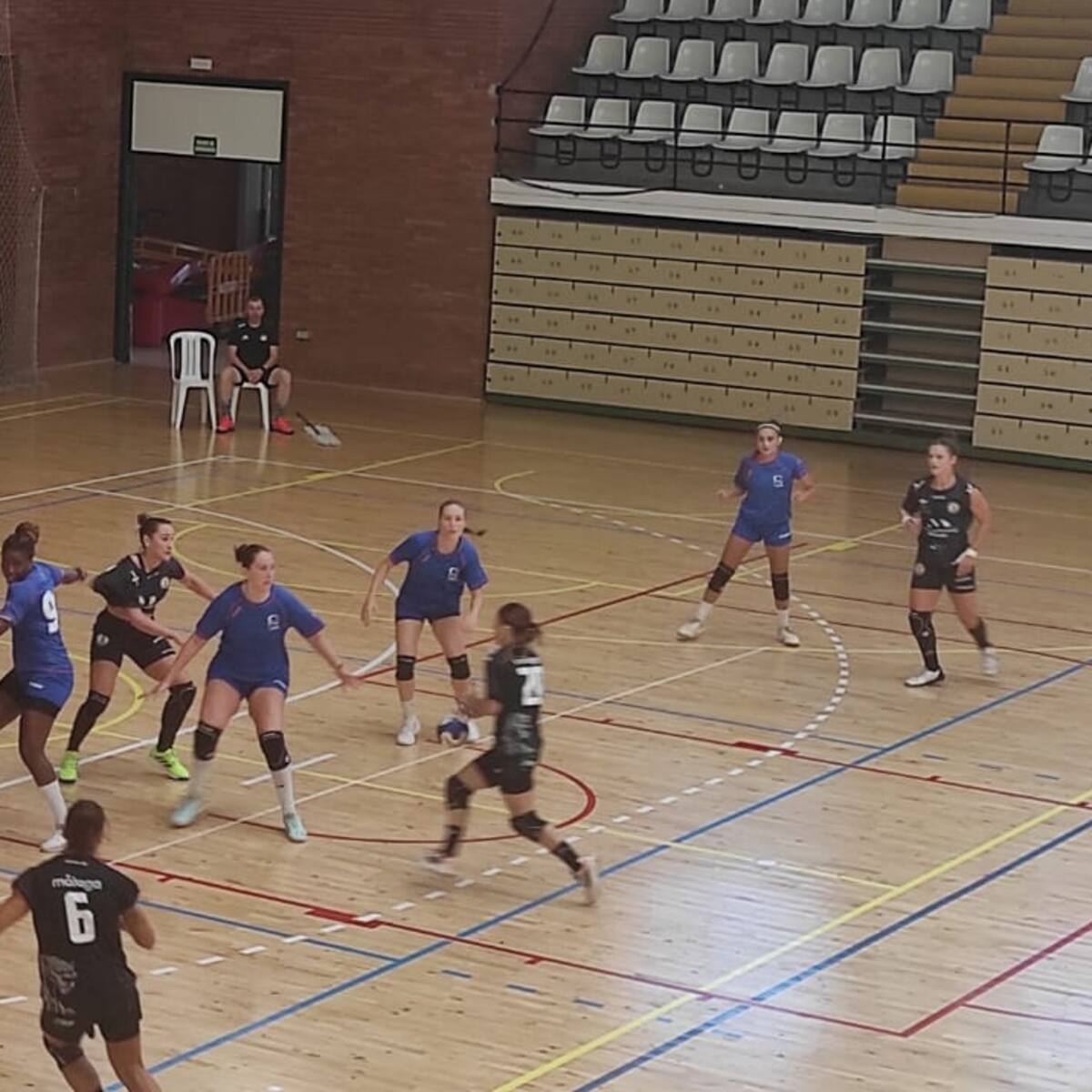 El Elda Prestigio cae en el primer test de pretemporada (30-22)