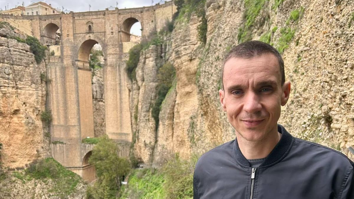 Diego Guerra presenta en Hoy por Hoy su libro '101 km 24h de La Legión: Más allá de la Meta'