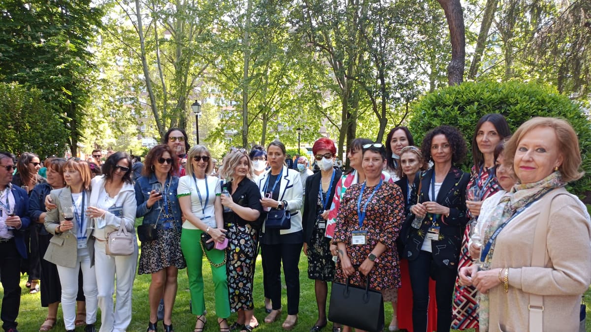 La gerente del Hospital del Bierzo, 'optimista' respecto a la incorporación de médicos