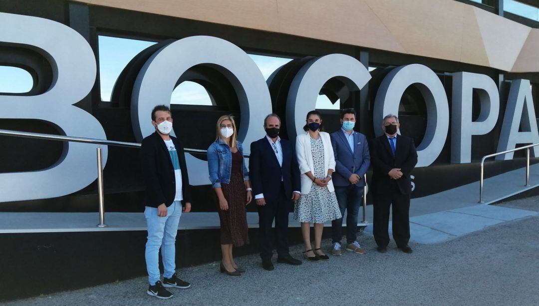 Visita de la consellera de Agricultura a Bodegas Bocopa en Petrer 