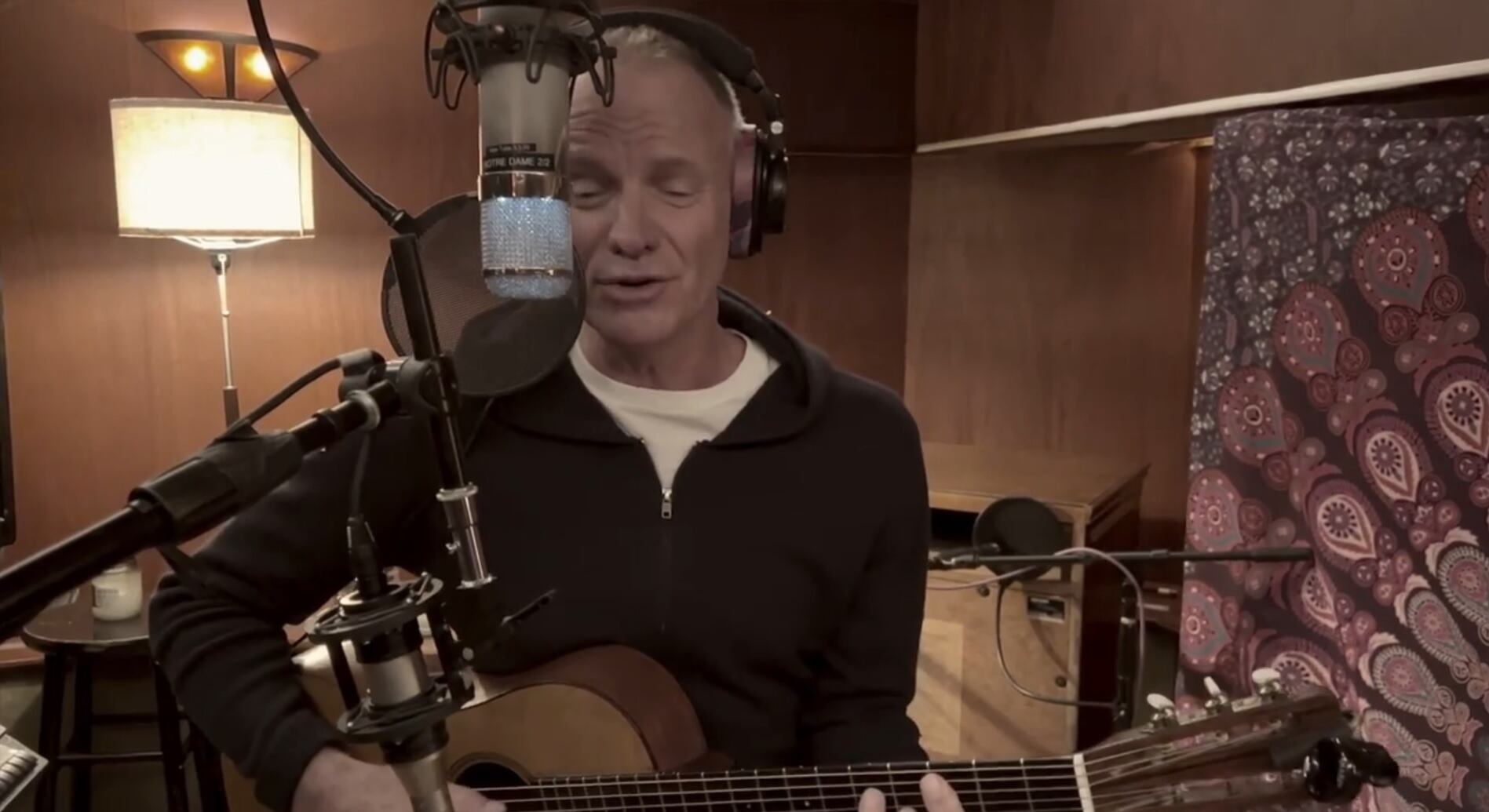 Sting volviendo a cantar &#039;Russians&#039; 37 años después