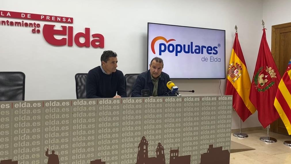 Francisco Vidal, edil de la oposición, durante su intervención en el Ayuntamiento de Elda.