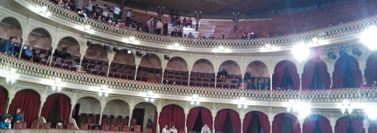 Noche grande en el teatro Falla