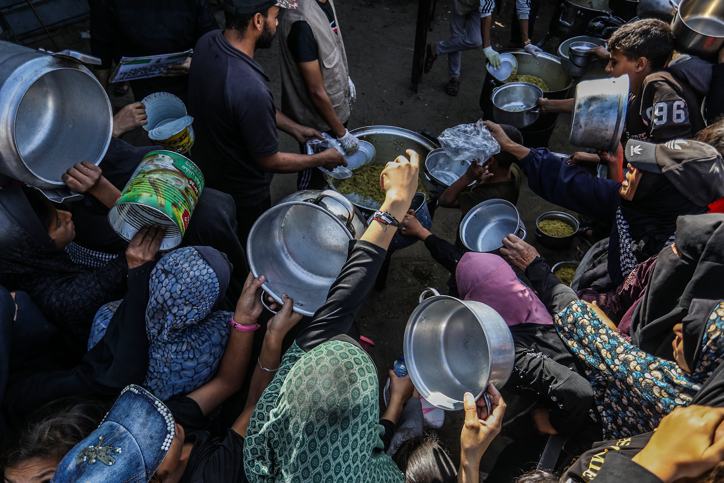 El médico reconoce que tenían que hacer colas de entre dos y tres horas.