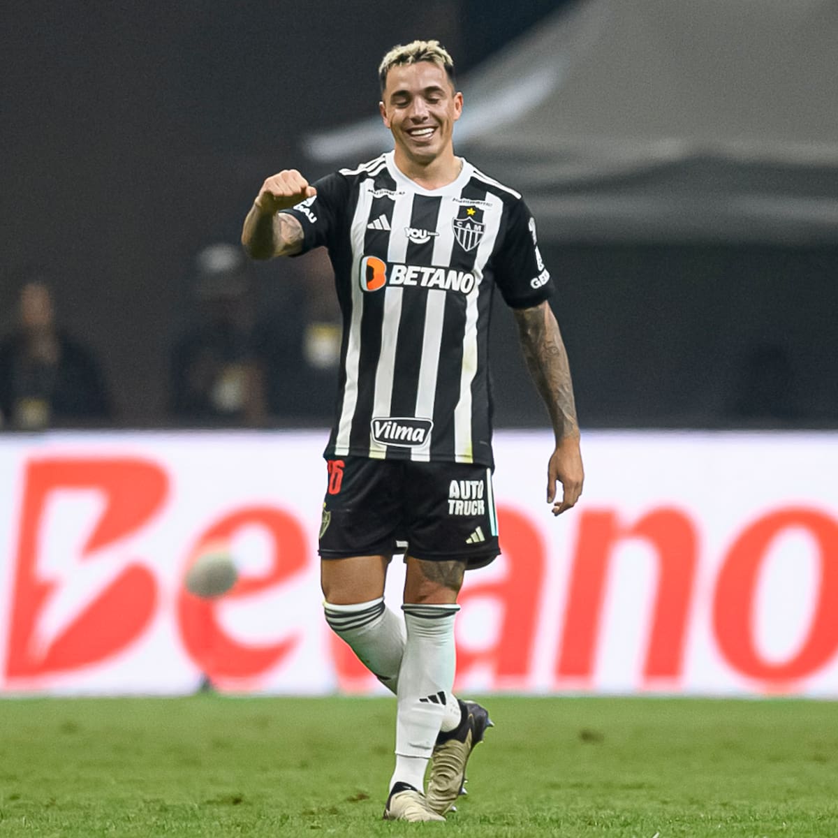 El Valencia cierra el fichaje de Renzo Saravia hasta final de temporada