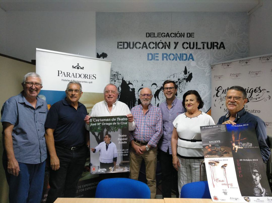 La segunda edición ha sido presentada por la delegación de Cultura, representantes del grupo de teatro TES de Ronda y del grupo ‘Entreamigos’. 