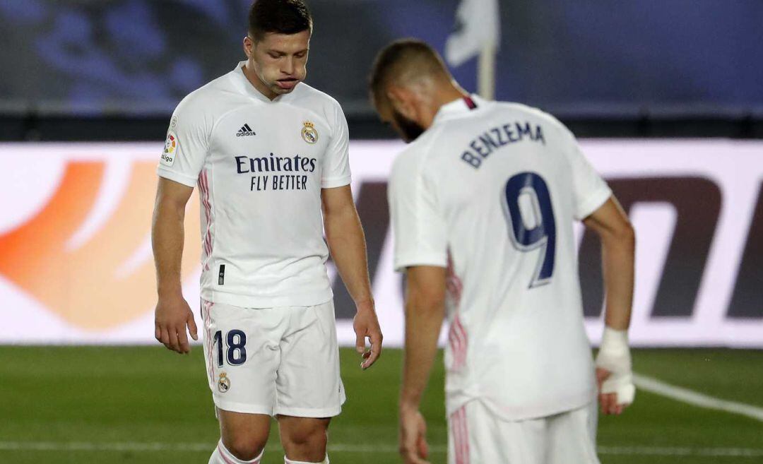 Luka Jovic y Karim Benzema, en un partido del Real Madrid.