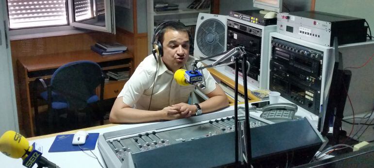 Francisco Martínez Arroyo, Consejero de Agricultura, hablando para Radio Tarancón