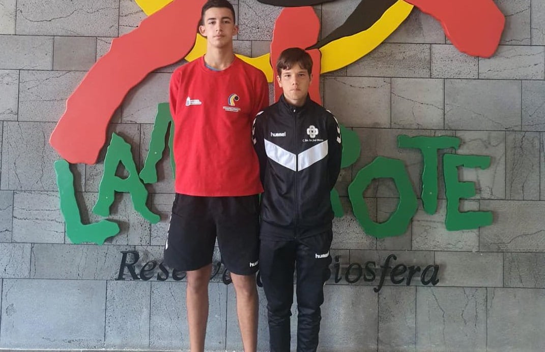 Los dos jugadores lanzaroteños seleccionados.