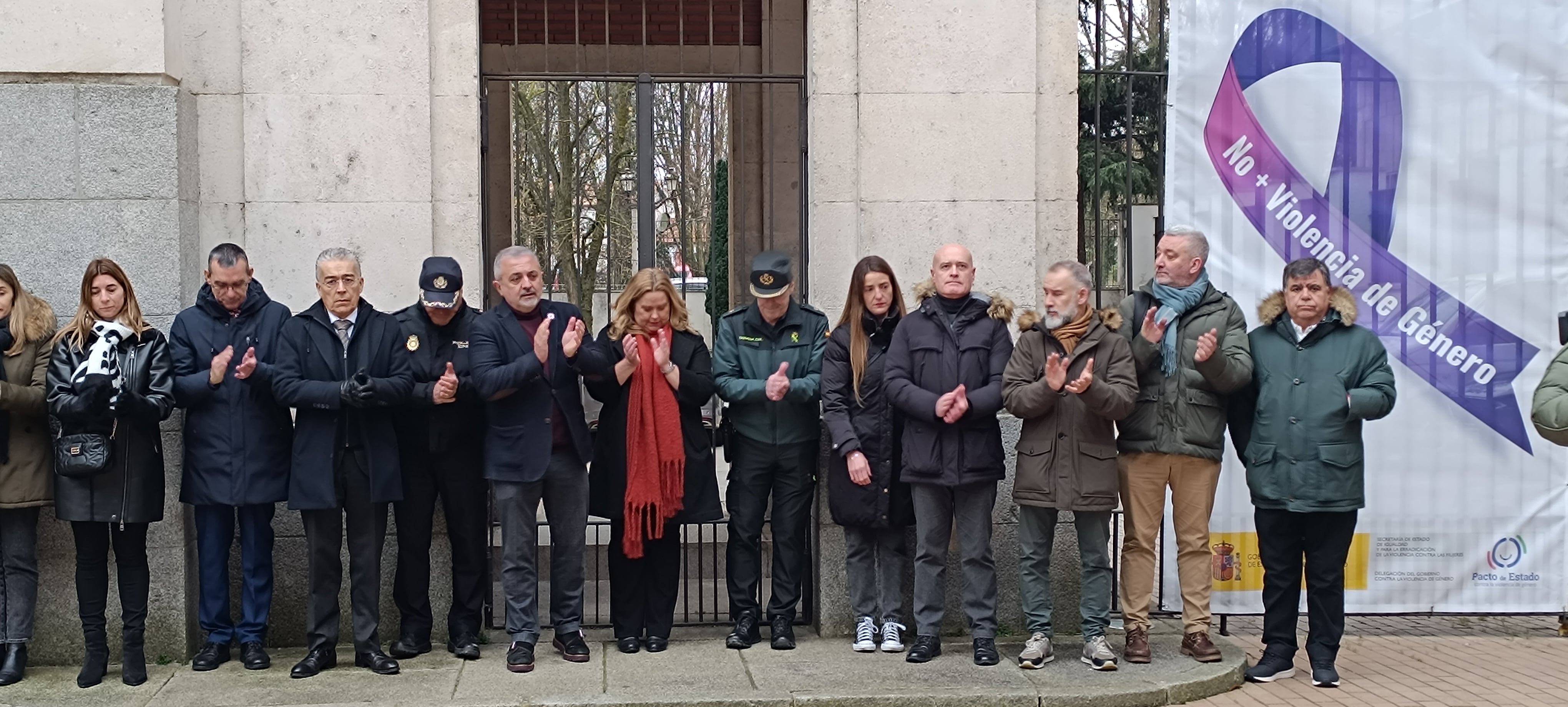 Minuto de silencio y repulsa por el último asesinato machista en la subdelegación del Gobierno en Burgos