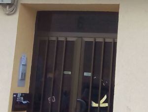 Una de las viviendas registradas y asaltadas por los GEO