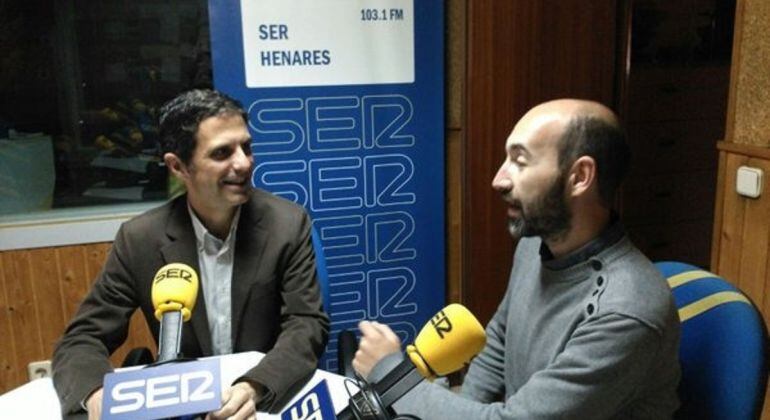 El alcalde de Alcalá de Henares, Javier Rodríguez, junto al director de Hoy por Hoy Henares, Javier Galicia.