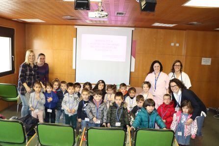 Una veintena de niños y niñas han participado en el taller práctico