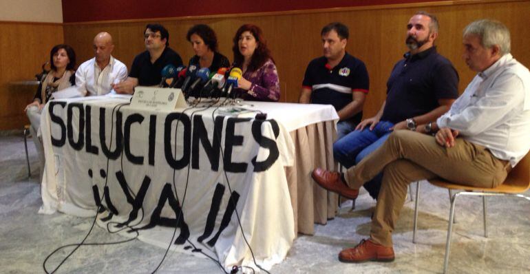 Imagen de la rueda de prensa ofrecida por los trabajadores de la Escuela de Hostelería