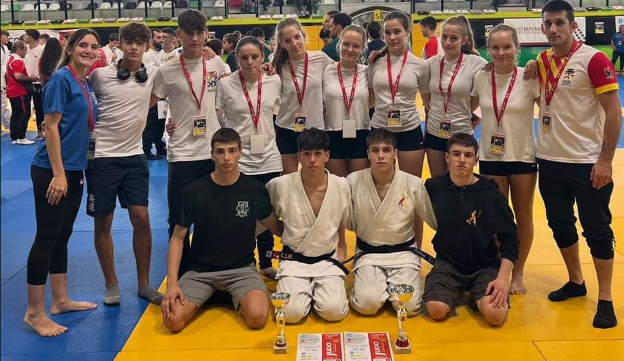 Representantes del Club Judo Altoaragón en Vigo