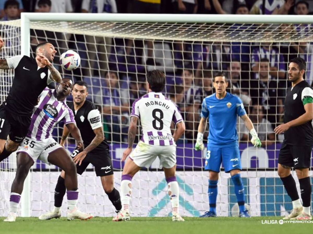 Un manojo de nervios llamado Real Valladolid no pasa del empate ante el Elche