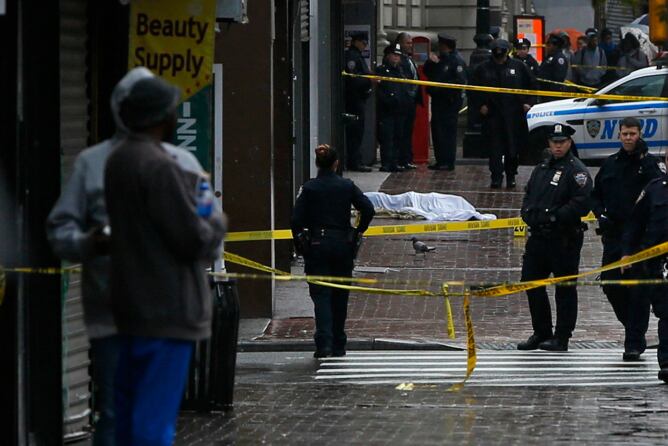 Zona del suceso en Jamaica Avenue, en el barrio neoyorkino de Queens