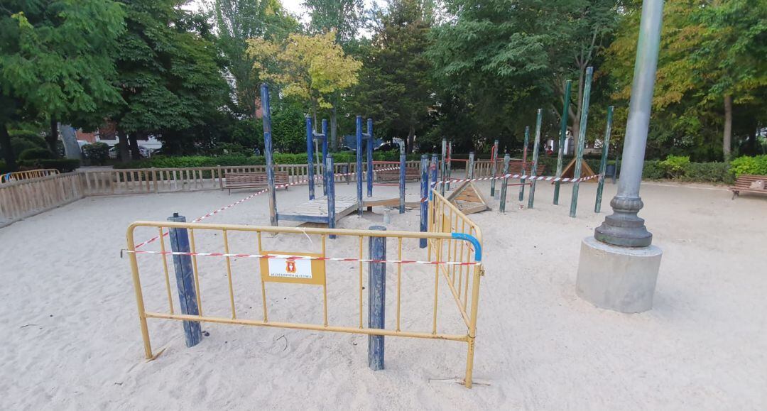 Área infantil del parque de San Julián, en Cuenca.