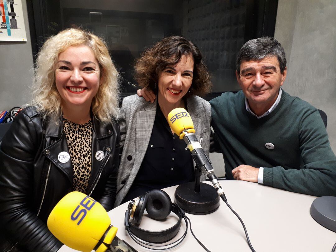 Ezkerretik eskumara: Zaloa Urain, Elena Laka eta Joxe Mari Ulazia