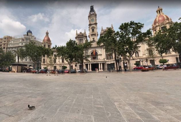 Explanada central de la plaza del Ayuntamiento de València