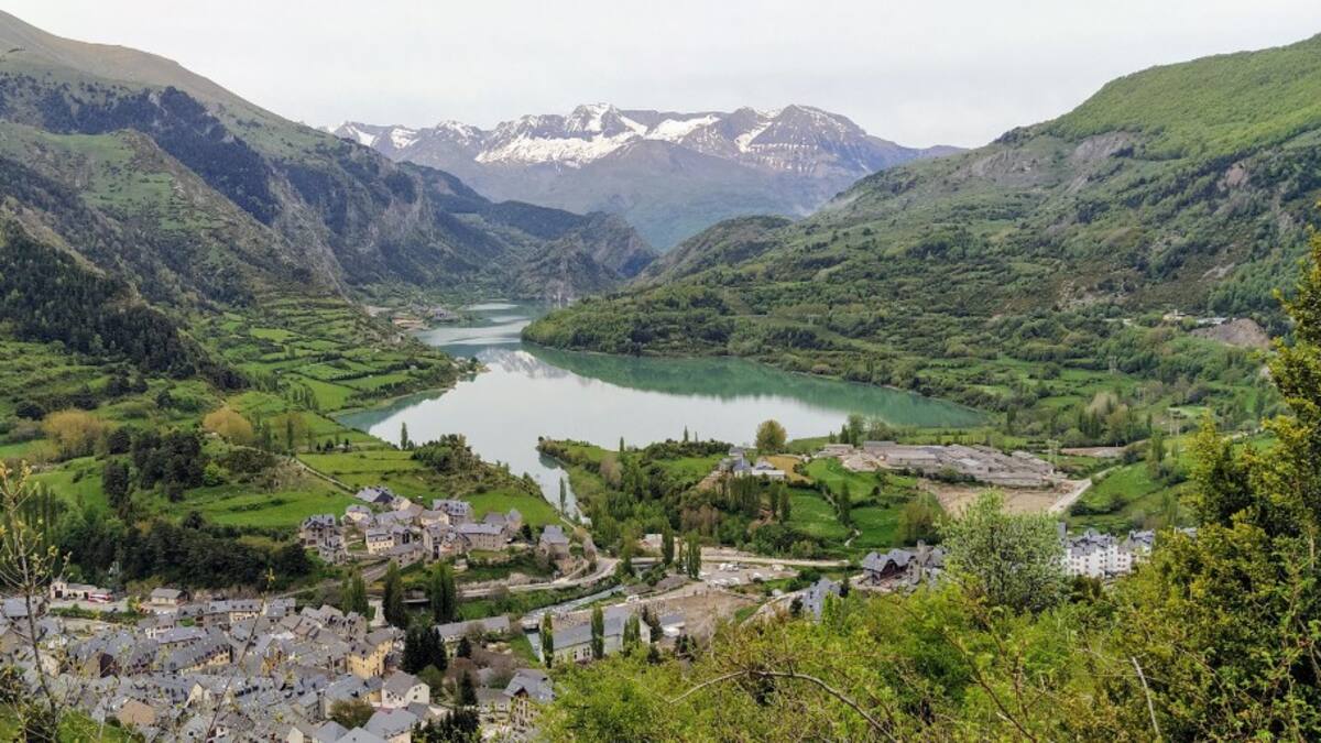 Sallent pide a la CHE la desafectación de 10.000 m2 de la central hidroeléctrica salto-2