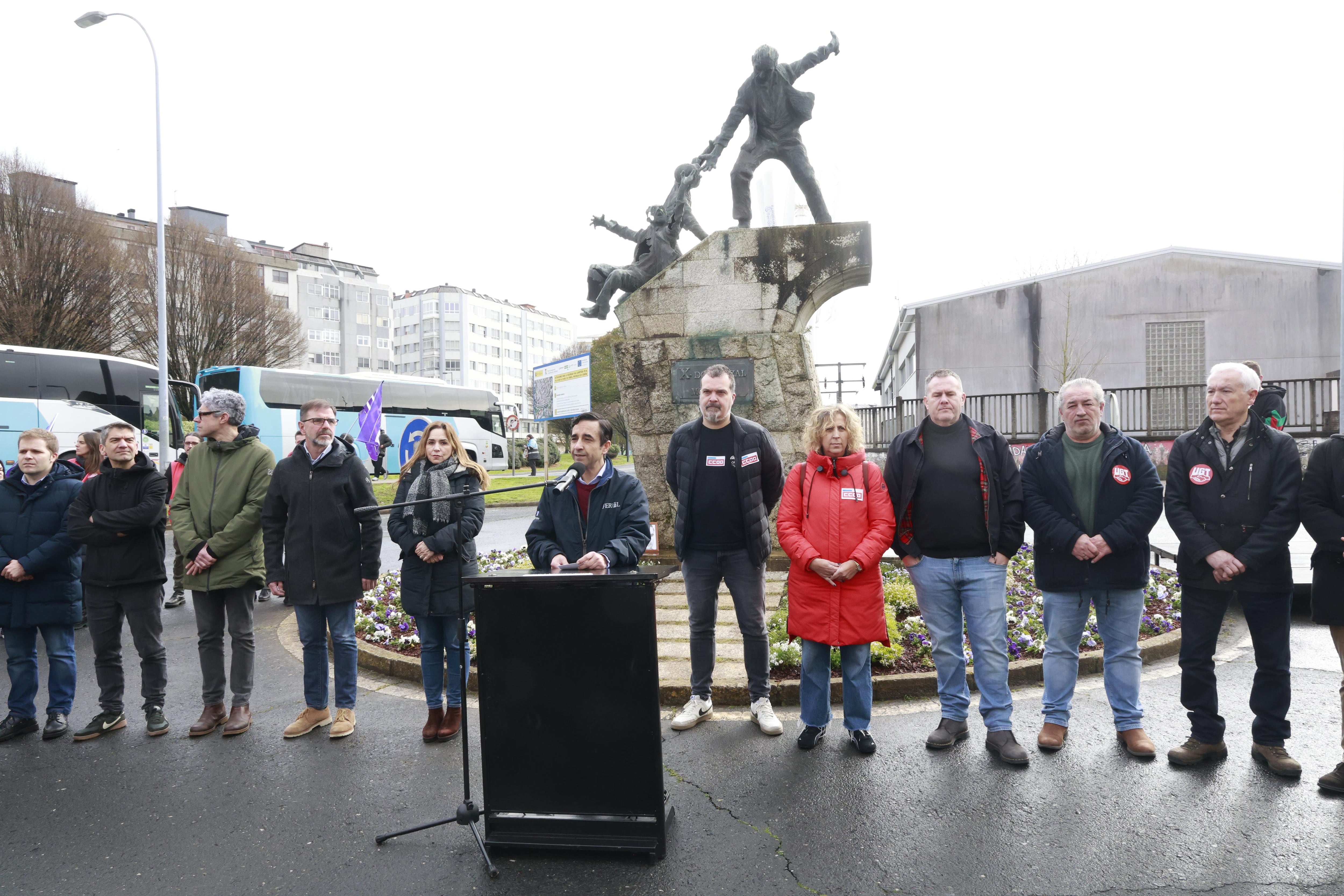 Ofrenda floral institucional por el Día da Clase Obreira Galega (foto: Concello de Ferrol)