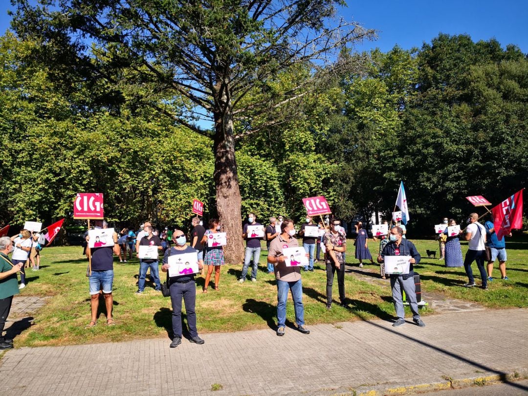 Protesta ante Educación en San Caetano, coincidiendo con la jornada de huelga en el regreso a las aulas  EUROPA PRESS