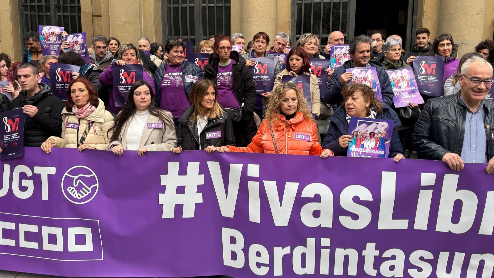 CCOO y UGT se concentran en Pamplona en el marco del Día internacional de la Mujer. Cadena SER