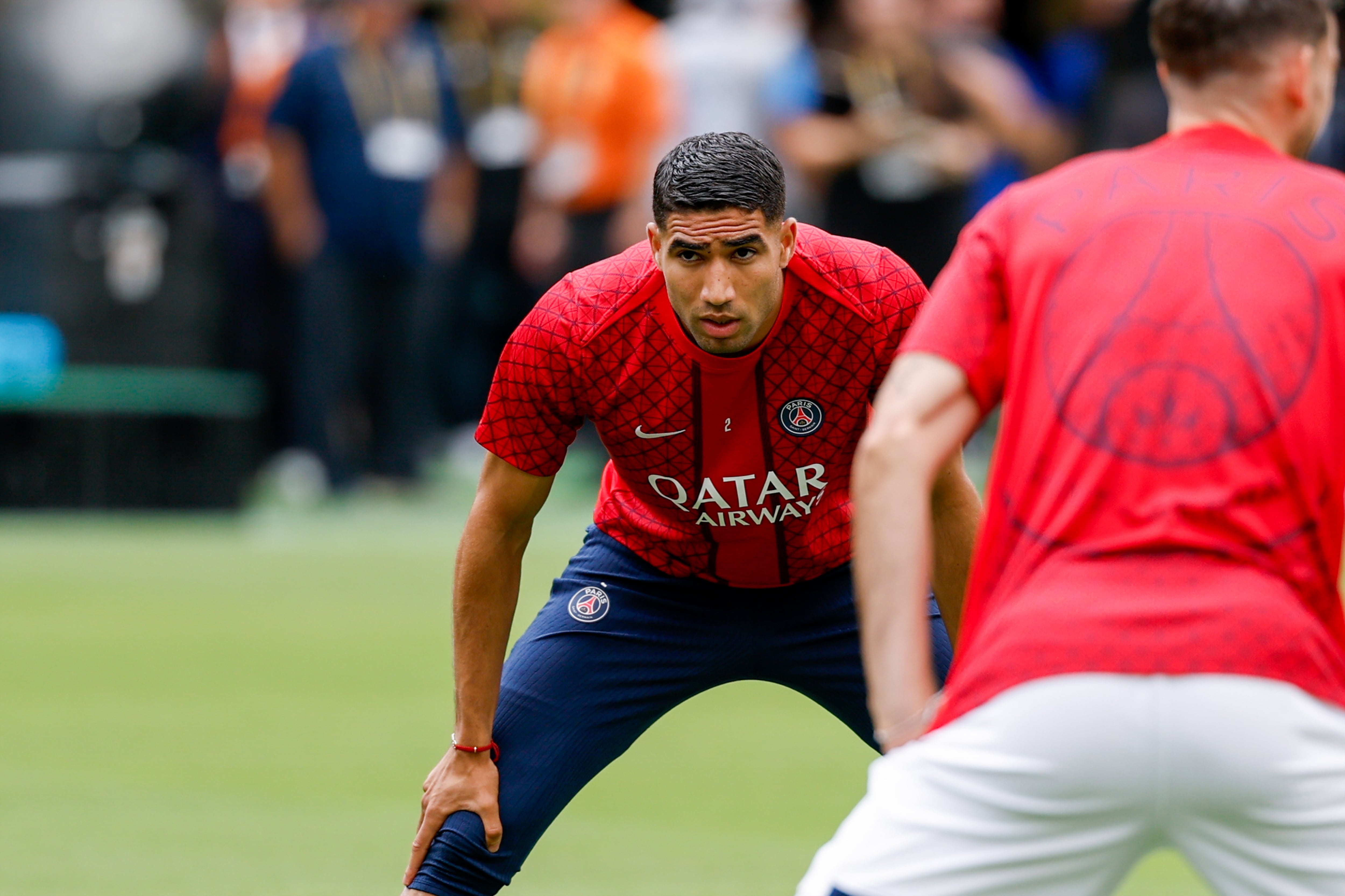 Achraf Hakimi, durante un calentamiento con el PSG