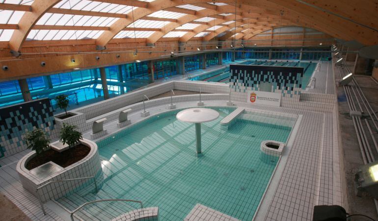 Piscina cubierta del complejo municipal Islas