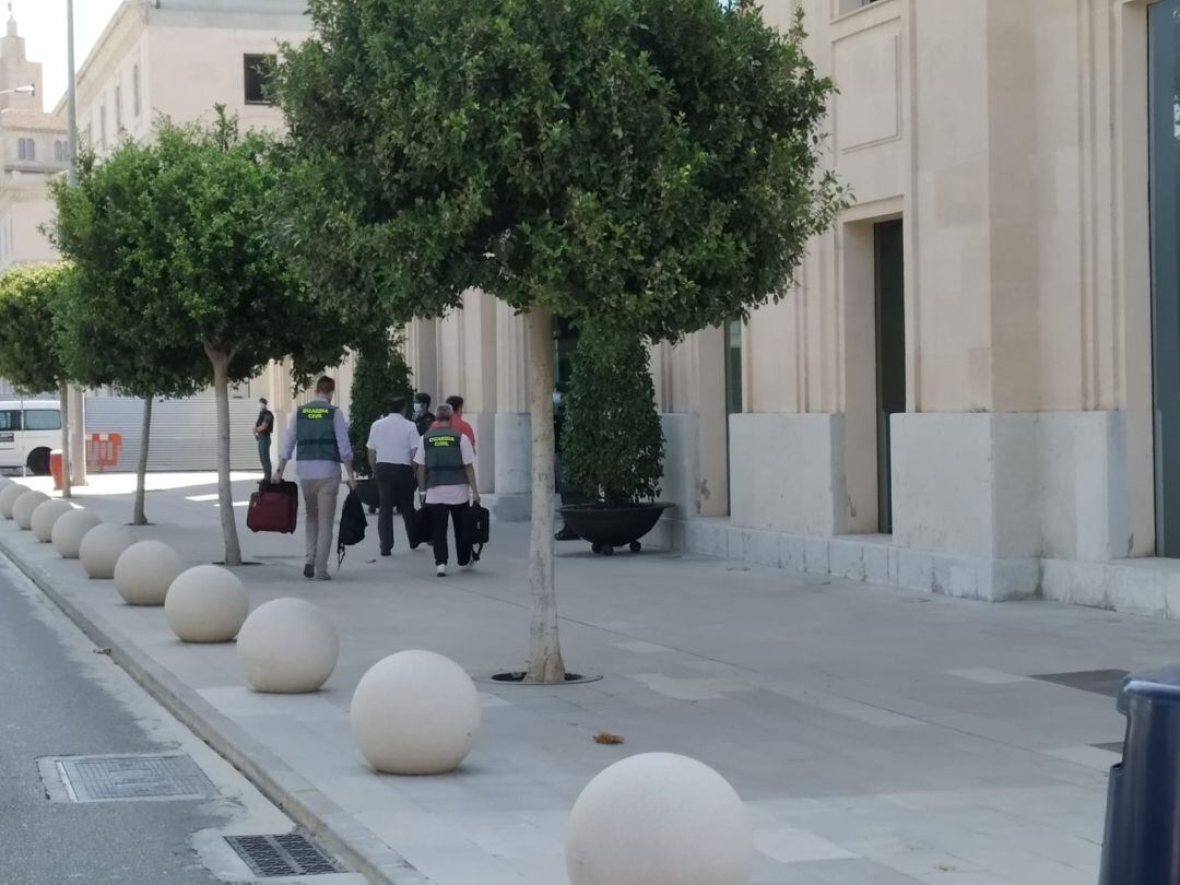 Registros esta mañana en Autoritat Portuària en Palma.