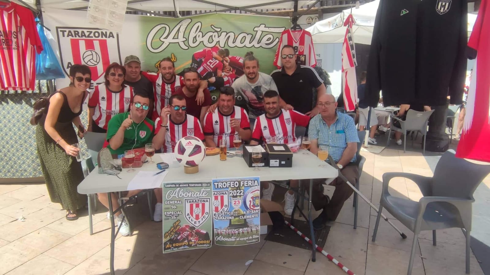 Faustino, junto a miembros de su Junta Directiva del Atlético Tarazona