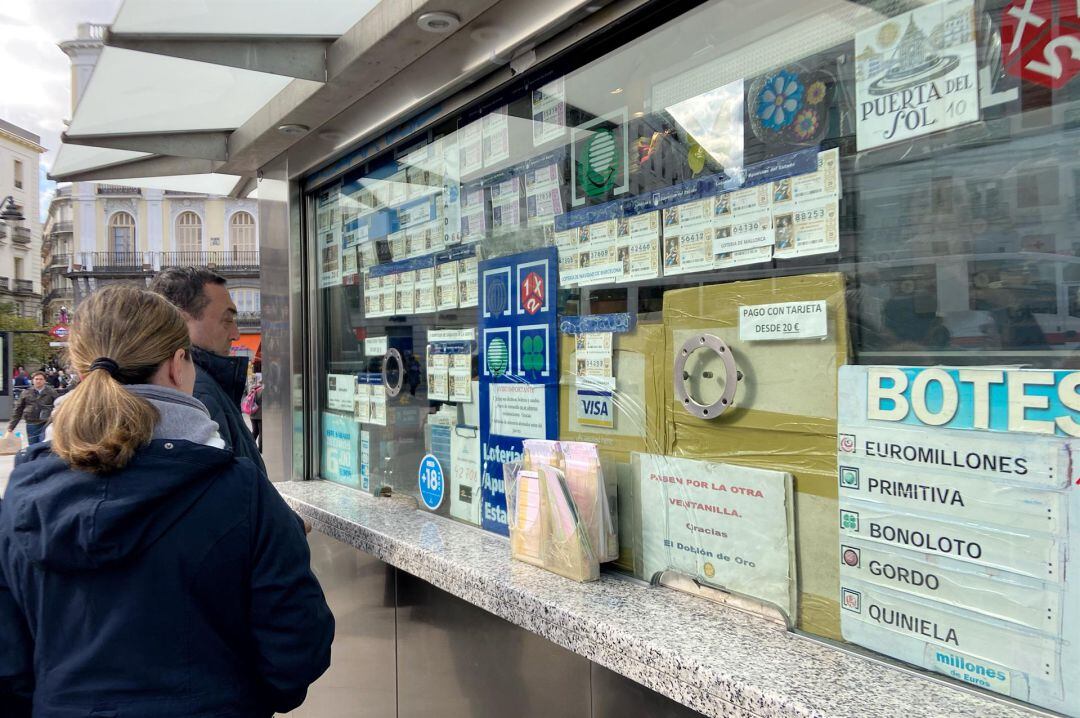 Clientes de una Administración de Loterías.