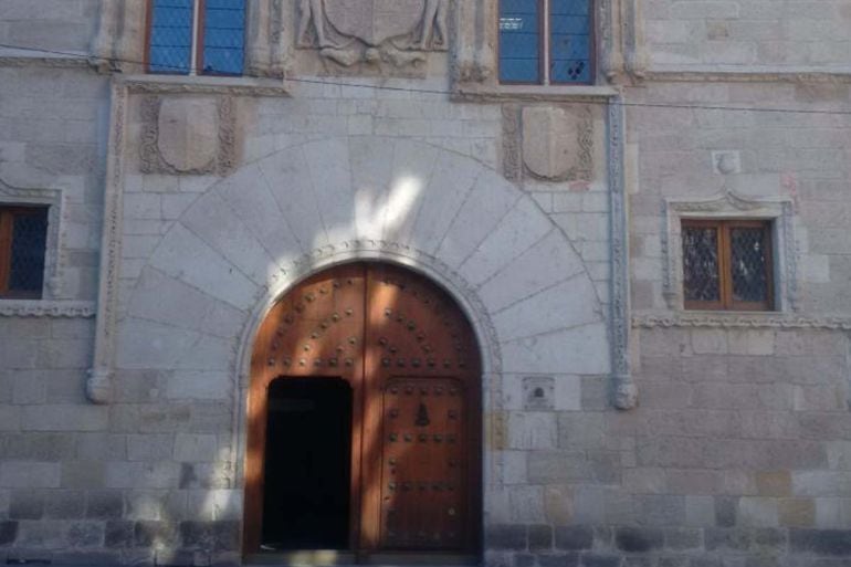 Palacio de los Momos de la capital, sede de la Audiencia Provincial