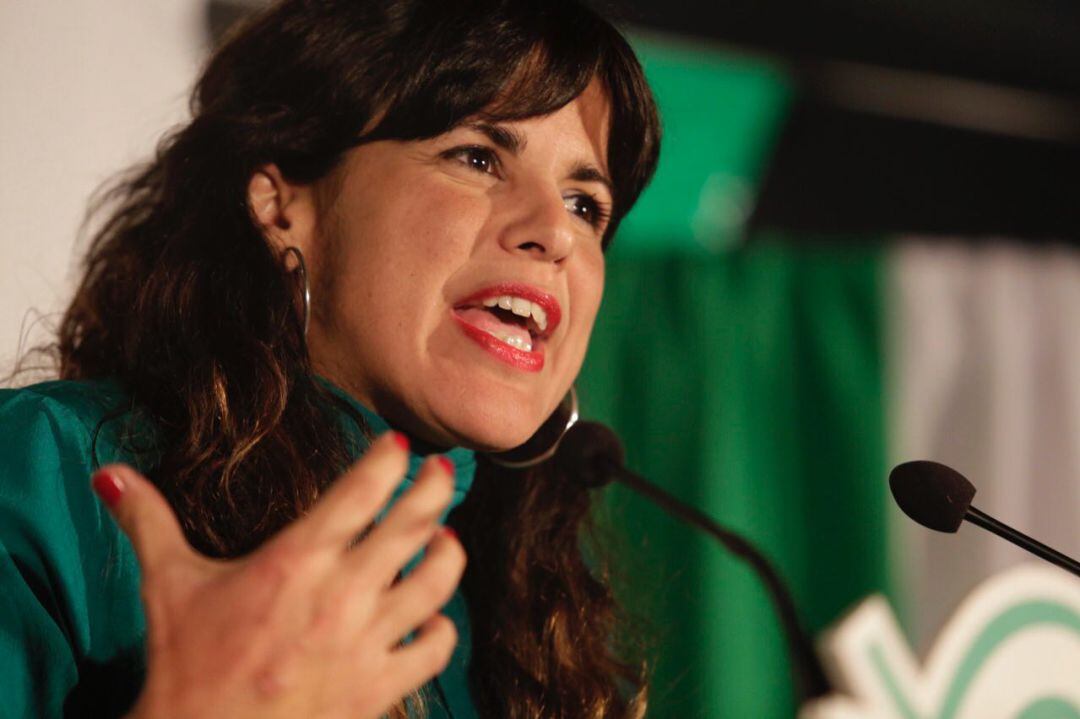 Teresa Rodríguez durante el mitin de inicio de campaña en el teatro TNT de Pino Montano, en Sevilla