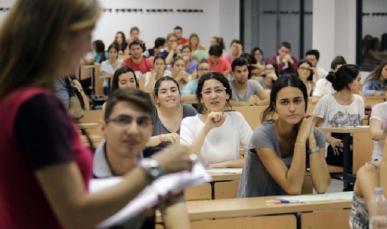 El Consejo Andaluz de Universidades respalda la rebaja de precios a los estudiantes Andalucía, entre las comunidades con precios más bajos
 