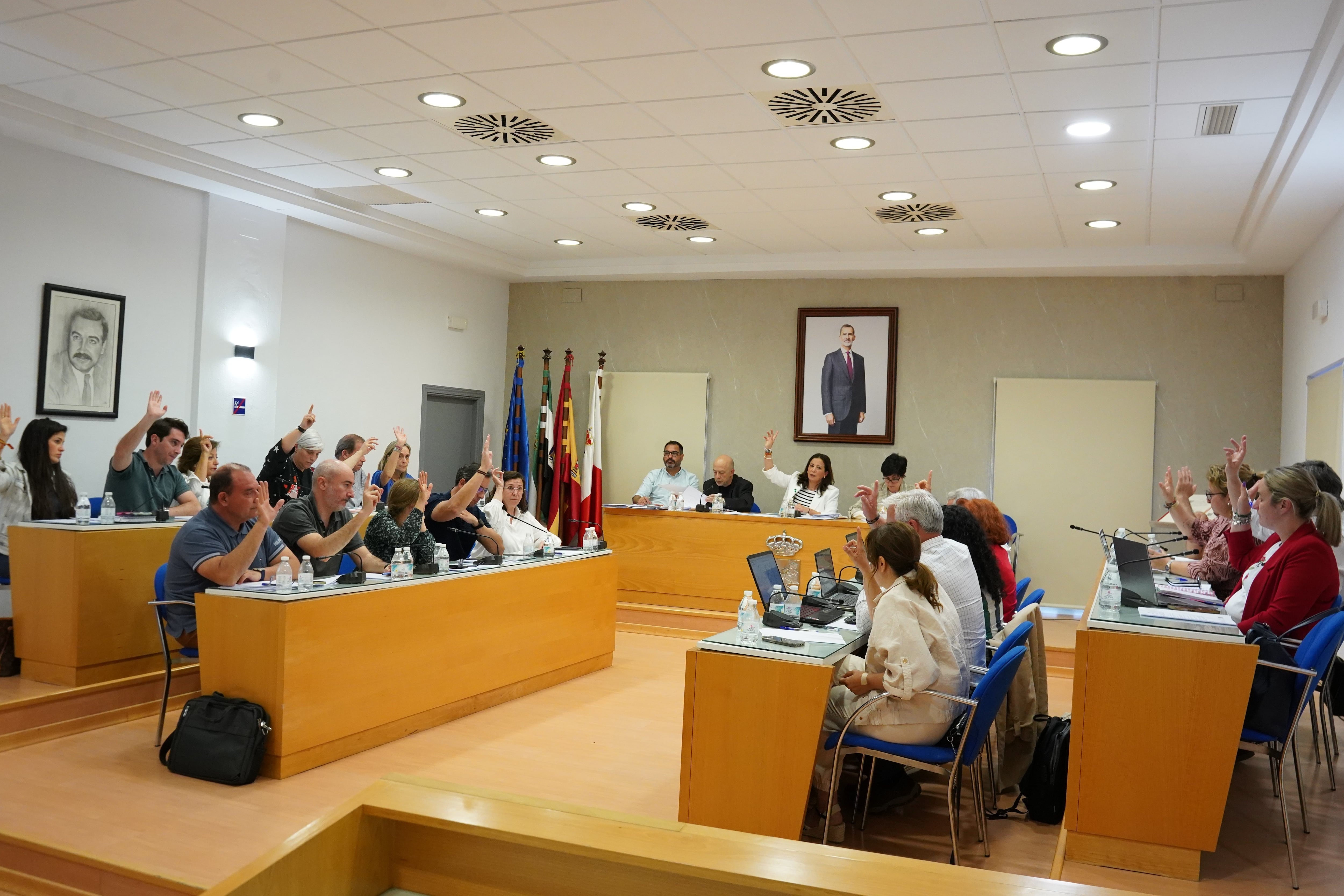 Don Benito aprueba en pleno las nuevas ordenanzas para la Escuela Infantil Municipal y los servicios de ayuda a domicilio