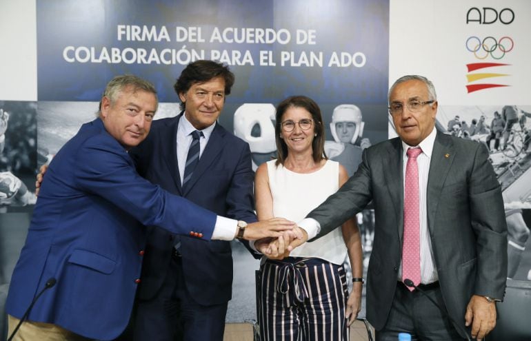 El presidente de Radio Televisión Española José Antonio Sánchez, el presidente del Consejo Superior de Deportes José Ramón Lete, la presidenta de la Sociedad Estatal de Loterías y Apuestas del Estado Inmaculada García y el presidente del Comité Olímpico E