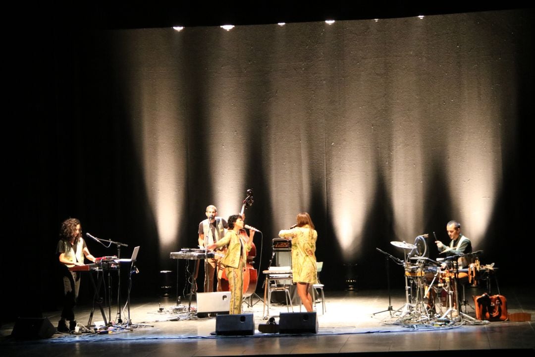 Concert de Paula Grande i Anna Ferrer al teatre Conservatori de Manresa