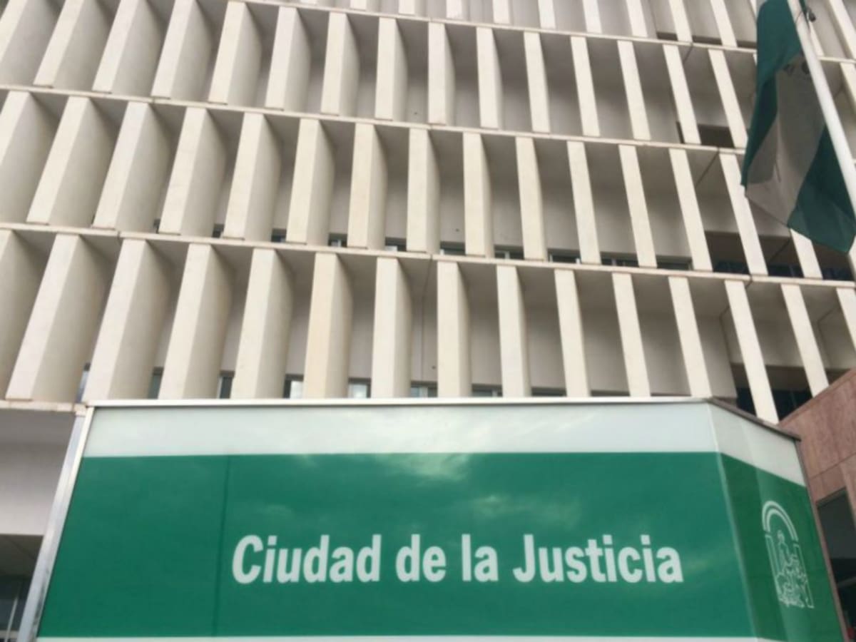 Piden 19 años de prisión para un hombre acusado de violar y maltratar por celos a su pareja