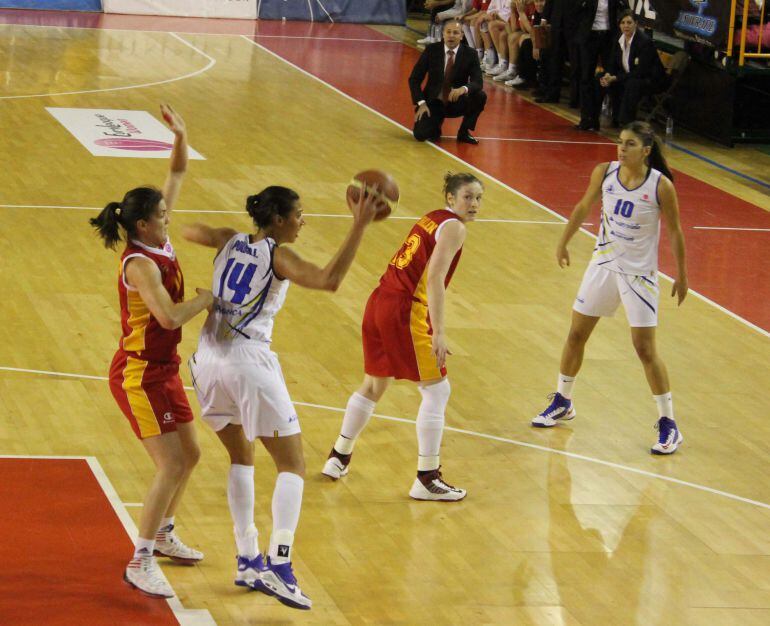 Imagen de un choque anterior entre Perfumerías Avenida y Galatasaray. Foto del club.